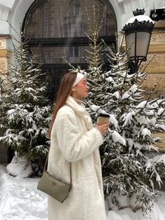 Aesthetic Natal, Aesthetic Winter Christmas, Norway Fashion, Snow Outfits For Women, Snow Outfits, Aesthetic Instagram Stories, Ny Outfits, Winter Instagram, Stylish Winter Outfits