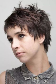 Pixie Cut: 175 Ideas to Try in 2023 Messy Short Pixie Haircut, Punky Pixie Haircut, Choppy Pixie Cut Fine Hair, 2023 Pixie Hair Trends, Shag Pixie Cut, Pixie Color, Choppy Pixie