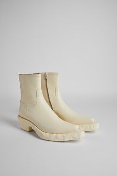 White Ankle Boots for Men - Spring/Summer collection - Camper USA Ankle Boots For Men, White Ankle Boots, Camper Shoes, Ankle Boots Men, Old Shoes, Boots For Men, Shoes Heels Wedges, Spring Summer Collection, Boots And Sneakers