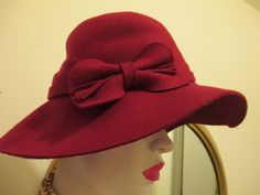 Made in Italy. 100 % wool. The color is a dark red.  Diameter inside brim is Felt Hat, Dark Red, Caps Hats, Accessories Hats, Winter Hats, In Italy, Felt, Italy, Etsy Uk