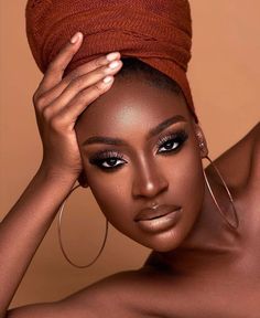 Club Photoshoot, Eyeshadow Styles, Bday Photoshoot, Creative Practice, Dark Girl, Lash Designer, Neutral Makeup, Beauty Photoshoot