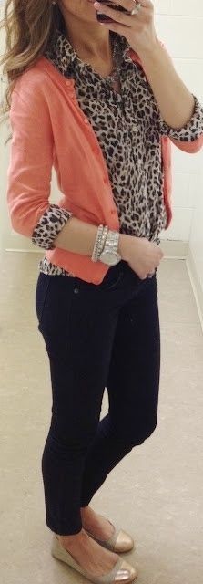 Favorite “PINS” Friday! Coral Cardigan, Office Casual Outfit, Elegante Casual, Animal Print Blouse, Wardrobe Basics, Work Clothes, Print Blouse