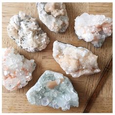 APOPHYLLITE + PEACH STILBITE Perfect Fall Day, Charge Crystals, Rock Minerals, Beachy Boho, Fall Day, Raw Gemstones, Raw Crystal