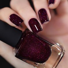 ILNP Madeline - Delicious Dark Berry Holographic Nail Polish Dark Color Nail Ideas, Dark Sparkly Nails, Holiday Dip Nails, Nails Dark Purple, Unghie Sfumate, Purple Nail Polish, Holographic Nail Polish, Purple Nail, Burgundy Nails