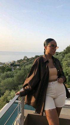 Branch Outfit Ideas Summer, Datenight Summer Outfit Black Women, Causal Italy Outfits, Chic Modern Outfits, Overcast Beach Outfit, Lose Fitting Outfits, Matching Set Vacation, Short And Thick Outfits, Summer Bummy Outfit