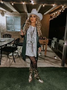 Western Dress Design, Boho Western Outfits, Nfr Outfits, Women's Western Wear, Nfr Fashion, Cowgirl Style Outfits, Fest Outfits, Country Style Outfits, Western Wear Outfits