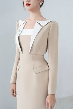 Decked out with a traditional notch lapel, this stylish jacket is expertly crafted from lightweight polycotton for maximum comfort and durability. Get ready to enjoy your look and the compliments that come with it! Woman Jacket Fashion, Dress Jackets For Women, Chique Outfits, Blazer Jackets For Women, Womens Dress Suits, Dress And Jacket, Lapel Jacket, Stylish Coat, Woman Suit Fashion