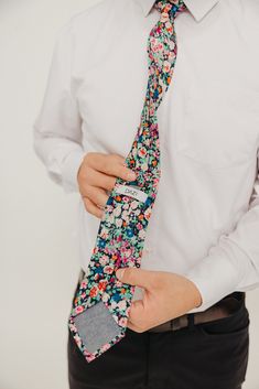 We pride ourselves in offering our customers some of the best skinny ties money can buy. Each DAZI tie is handmade from high quality imported fabrics. Features: Approx. 2.5" wide at the tip Approx. 58" in length 100% Cotton Double Windsor, Boys Ties, Tie Bar, Tall Guys, Neck Tie, Money, High Quality