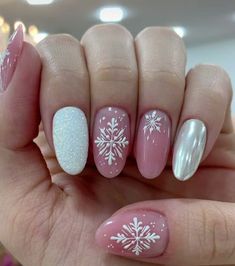 Winter vibes, but make them chic! Deck your nails with these 10 festive winter nail designs that are perfect for the season. From cozy snowflake patterns to sparkling glitter looks, these ideas will have your nails ready to sleigh all season long! #WinterNailArt #DeckYourNails #FestiveStyle #HolidayNails #NailGoals #WinterTrends #SnowflakeNails #SeasonalBeauty #NailInspo #TrendyNails Short Nails Christmas, Yellow Nails Design, Acrylic Toe Nails, Nail Shimmer, Pretty Gel Nails, Really Cute Nails, Yellow Nails, Floral Nails