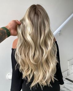 Ash Blonde Hair Colour, Ash Blonde Hair, Hair Dye Colors, New Hair Colors, Hair Inspo Color, Light Hair, Hairstyles Haircuts, Ombre Hair