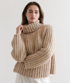 Hudson Turtleneck Classic Turtleneck, Cropped Turtleneck, Womens Knit Sweater, Oversized Turtleneck Sweater, Cropped Cardigan Sweater, Jenni Kayne, Crochet Clothing, Thick Sweaters, Super Chunky