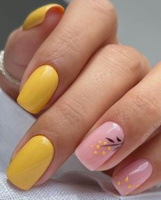 Yellow And Pink Nails, Pink And Yellow Nails, Unghie Sfumate, Subtle Nails, Yellow Nails, Floral Nails, Chic Nails, Fancy Nails