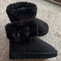 Adorable Furry Black Boots With Bow Detail. No Tags But Never Worn Goth Fits, Bunny Shoes, Fuzzy Boots, Bow Boots, H&m Shoes, Swag Shoes, Y2k Black, Pretty Shoes, Trendy Shoes