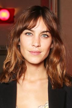 Thick Hair Fringe Bangs, French Hairstyles Bangs, Curtain Fringe Side Part, 70s Rock Hair, Alexa Chung Bangs, 60s Fringe Bangs, 70s Style Bangs Fringes, 70s Bangs Straight Hair, Alexa Chung Curtain Bangs