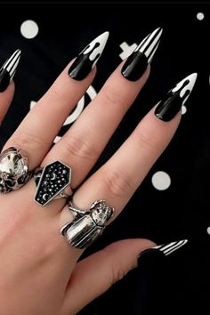 Black Nails Fall, Cute Halloween Nail Ideas, Rock Nails, Halloween Nail Ideas, Witchy Nails, Halloween Acrylic Nails, Punk Nails, Summer Nail Art, Gothic Nails