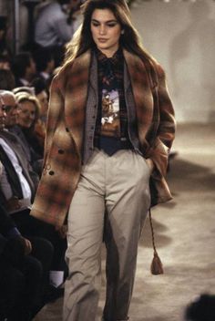 Cindy Crawford Style, Supermodel Outfits, 90s Fashion Show, Ralph Lauren Runway, J Crew Outfits, Ralph Lauren Fall, Estilo Swag