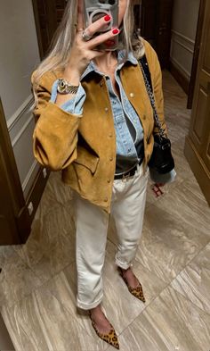 Prefall 2024 Outfit, Bold Fashion Outfits, Best Fall Outfits, Hilarious Photos, Trendy Fall Outfits, Cozy Vibes, Trendy Fall, Perfect Moment, Brown Jacket