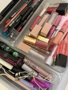 Draw Organization, Best Drugstore Makeup, Makeup Help, Shower Skin Care, Makeup Needs