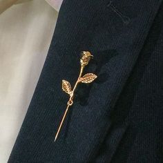 Unisex Rose Flower Brooch Pin Men Suit Accessories Classic Lapel Pins for Men's Suit Wedding Party Long Pin #longbroochesfordresses #men'sjewelry Accessories Classic, Flower Lapel Pin, Lapel Pins Mens, Lapel Flower, Men Suit, Collar Pins, Tie Pin, Men's Suit