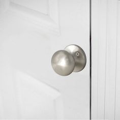 Round Door Knob Satin Nickel Finish Single Dummy Door Knob DL5766SNDM - Probrico Door Knobs Interior Brushed Nickel, Chrome Door Knobs Interior, Transitional Interior Door Round Knob Satin, Front Door Knob Chrome, Interior Door Knobs Satin Nickel, Stainless Steel Cabinet Hardware, Glass Door Knobs, Door Handle Sets, Round Door