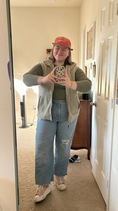 #ootd #outfits #outfitoftheday #midsize #granola #midsizestyle #fall #outdoorsy Indie Granola Outfits, Midsize Jeans Outfit, Granola Winter Outfits, Granola Girl Outfits Winter, Midsize Winter Outfits, Washington Outfits, Cute Granola Outfits, Midsize Jeans, Crunchy Outfits