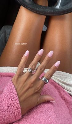 Like Pink Nails, Clean Girl Nails Summer, Short Nail Designs Summer Latest Trends, Clean Girl Summer Nails, Summer Clean Nails, Nails With Tan Skin, Nail Pink Ideas, Nail Ideas For Tan Skin, Nails For Silver Jewellery