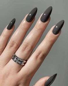 Dark Grey Nails, Dark Color Nails, Dark Nail Polish, Nail Colors Winter, Smink Inspiration, Makijaż Smokey Eye, Burgundy Nails