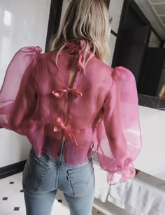 Dreamy outfits: pink organza voluminous top with jeans Looks Street Style, Grace Kelly, Outfit Casual, Look Chic, Who What Wear, Passion For Fashion