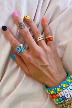 💅 Next time you get a manicure paint your nails the seven chakra colors. Use each finger to hold your right nostril down. Breathe in the color of that nail and imagine your entire body filling up with that color! Mismatched Nail Art Short, Mix Matched Nails, Peggy Gou Nails, Simple Funky Nails, Mix Match Nail Designs, Short Nails Bright, Short Funky Nail Designs, Funky Nails Short, Short Maximalist Nails