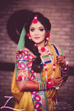 Bride in holud ceremony Bangladeshi wedding Haldi Outfit Designs, Haldi Dresses, Bangladeshi Bride, Bangladeshi Wedding, Indian Wedding Flowers, Haldi Outfit