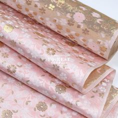 KINRAN - Japanese traditional woven fabric 金らん This item high-quality Japanese Kimono Fabric(gold brocade).     main material: polyester     Information fabric width: 70cm (28.5")    1unit = 25X70cm 2unit =50X70cm 3unit =75X70cm 4unit =100X70cm.... ．50cm =0.5 meter=0.55 yard ．If you need 1meter of fabric or more, we will send you the fabric in one piece. Parcels are shipped via airmail from Hong Kong We will provide tracking numbers. Sakura Bloom, Gold Brocade, Kimono Fabric, Fabric Light, Traditional Fabric, Fantasy Dress, Japanese Fabric, Little Red Riding Hood, Japanese Kimono