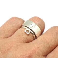 Key and Lock Couple Promise Ring - Matching Rings, His and Her Ring, Alternative Engagement Wedding Butterfly Couple, His And Her Ring, Girlfriend Ring, Key And Lock, Ring Butterfly, Alternative Wedding Rings, Vintage Singer, Promise Ring Set, Promise Rings For Couples