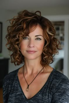 Create intriguing auras with 25 mystifying curly bob hairstyles that leave a lasting impression. Tap now for more captivating styles! Haircut For Strong Jawline Women, Medium Length Shag Curly Hair, Curly Bob Highlights, Layered Curly Hair, Hair Romance, Wavy Haircuts