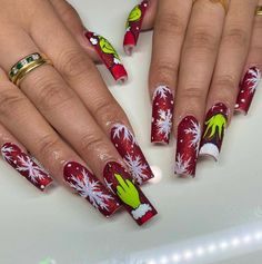 Grinch Nails Designs, Grinch Christmas Nails, Red Christmas Nail, Grinch Nails, Barbie Pink Nails, New Years Nail Designs, Nail Designs Ideas, Elegant Manicure, Red Christmas Nails