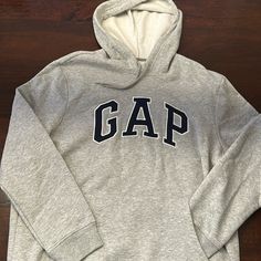 New Without Tags Gap Hoodie In Size Large. Never Worn Or Washed. Oversized Grunge, Hoodie Gap, Gap Sweatshirt, Gap Hoodie, Streetwear Essentials, Gap Men, Hoodie Fits, 90s Grunge, Style Streetwear