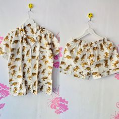 "🔥BohoRobes🔥 Tiger Printed Short Pj Set, Lounge wear, Cotton Sleepwear, Comfortable Night Dress, Birthday Gifts, Bridesmaid Pajamas Materiel :- 100% Cotton😱 😻Available Size:- S, M, L, XL 🌻*Washing Care: - Normal Hand Wash with Cold Water. *Colour of item can very by 5-10% depend upon display setting of picture 🖥 Wholesale Available  🌻S (EU: 36 - 38, US: 8 - 10) Pajama Top: chest girth = 40\" waist girth = 40\" sleeve length = 10\" arm hole = 17\" shirt length = 23\" Pajama Pants: waist girth ( Elastic ) = 28-34\" inseam = 3\" thigh = 25\" pant length = 13.5\" 🌻M (EU: 38 - 40, US: 10 - 12) Pajama Top: chest girth = 42\" waist girth = 42\" sleeve length = 10.5\" arm hole = 18\" shirt length = 24\" Pajama Pants: waist girth (elastic) = 29-36\" inseam = 3.5\" thigh = 26\" pant length = Short Kaftan Dress, Night Suit For Women, Night Wear Dress, Bridal Party Pajamas, Boho Robes, Bridesmaid Pajama Set, Pj Shorts, Bridesmaid Pyjamas, Cotton Sleepwear