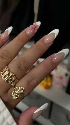 Classic Nails Almond Shape, Cute Basic Almond Nails, Almond White Nails Design, Off White Almond Nails, Almond Baddie Nails, Nail Inspo Almond Simple, Nails For August, Date Night Nails, Night Nails