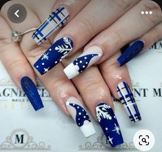 Fancy Christmas Nails, Blue Xmas Nails, Blue Christmas Nail Designs, Winter Nails Blue, Blue Christmas Nails, Holiday Nails Winter, Aqua Nails, Kutek Disney, Christmas Gel Nails