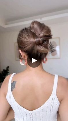 How To Cut Nails, Hair And Makeup Tips, Feel More Confident, Easy Hair Updos, Clip Hairstyles, Long Hair Updo, Messy Hairstyles, Hair Dos