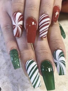 Xmas Nail Art Christmas, Holiday Nail Designs Christmas, Christmas Nails Design Holiday, Christmas Plaid Nails, Peppermint Nails, Red And Green Nails, Rockabilly Nails, Silhouette Nails