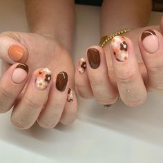 Nov 2023 Nails, Earthy Nails Designs Short, Cute Fall Nail Art, Diy Fall Nail Designs, Fall Nails Floral, Luminary Gel Nail Ideas, Fall Nails Flowers, Brown Mushroom Nails, Flower Fall Nails