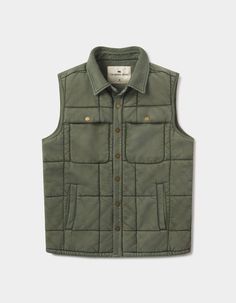 With its quilted multi-layer construction, the Jackie Premium Fleece Lodge Vest vest guarantees structure, texture, and exceptional warmth, making it perfect for versatile styling. Jackie Premium Fleece is a mid-weight fabric cotton/poly blend. Its ultra-soft and plush texture, complete with hi-lows for a vintage washed appearance creates a relaxed yet refined look. Laurel Green, Henley Sweater, Weekly Outfits, Fall Shopping, Outerwear Women, Fabric Cotton, Bottoms Pants, Sweater Hoodie, Sweater Top