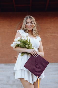 #seniorpictures Graduation Photos With Flower Bouquet, College Graduation Pictures Flowers, Graduation Pics With Flowers, Graduation Photoshoot With Flowers, Graduation Poses With Flowers, Graduation Photos With Flowers, Graduation Pictures With Flower Bouquet, Creative Cap And Gown Pictures, Graduation Photoshoot Flowers