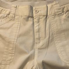 Christopher & Banks Womens Size 8 White Capri Nwt White Straight Leg Capris With Pockets, White Straight Leg Shorts With Pockets, White Straight-leg Capris With Pockets, Casual White Mid-rise Capris, White Cotton Capris With Pockets, High Waist White Cotton Capris, White High Waist Cotton Capris, Banks, Pant Jumpsuit