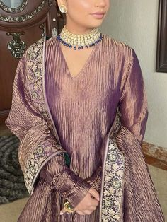 Suits Ideas, Shani Dev, Trendy Outfits Indian, Silk Suits, Classy Suits, Anita Dongre, Royalty Aesthetic, Western Outfit