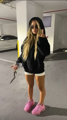 Oversized Hoodie And Biker Shorts Outfit, Summer Chill Fits, Summer Lazy Day Outfits, Biker Shorts Outfit Summer Baddie, Gabriella Annalisa Outfits, Chill Summer Fits, Comfy Outfits Lazy Shorts, Summer Outfits For Ladies, Biker Short Outfits Baddie