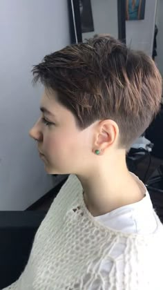 Very Short Haircuts For Thick Hair, Boycut Hairstyles For Women, Boycut Hairstyle Woman, Boy Cut For Girls Short Hairstyles, Boycut For Women, Clipper Cuts For Women, Short Haircuts Androgynous, Short Androgynous Hair, Short Queer Haircuts Round Face