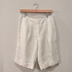 Worthington White 100% Linen Bermuda Shorts Nwt Size 8 Modern Fit Inseam: 13” Length: 22” Waist: 15” Linen Bermuda Shorts, Olive Green Shorts, Dressy Shorts, Black White Pattern, Khaki Dress, Cuffed Shorts, Khaki Shorts, Green Shorts, Patterned Shorts