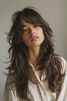 Update your long locks with some layers and fringe! Here are 49 trending layered cuts with bangs in 2024 for movement, shape and effortless style. ��👆 Click for more ideas！ Long Layered Fringe, Messy Bangs Long Hair, Layered Hair With Fringe, Haircut Trends 2024, Long Hair With Fringe, Layered Haircut With Bangs, Bob Shag, Wavy Layered Hair, Layered Hair With Bangs