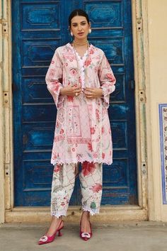 Pink straight kurta featuring floral print with lace detailing. Paired with a co-ordinating salwar and lotus applique detailed dupatta. - Aza Fashions Lotus Applique, Expensive Fashion, Vibrant Outfits, Salwar Pattern, Kurta Set For Women, Embroidered Bodice, Straight Kurta, Indian Heritage, Flounce Sleeve